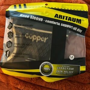 Aritaum knee sleeve medium‎